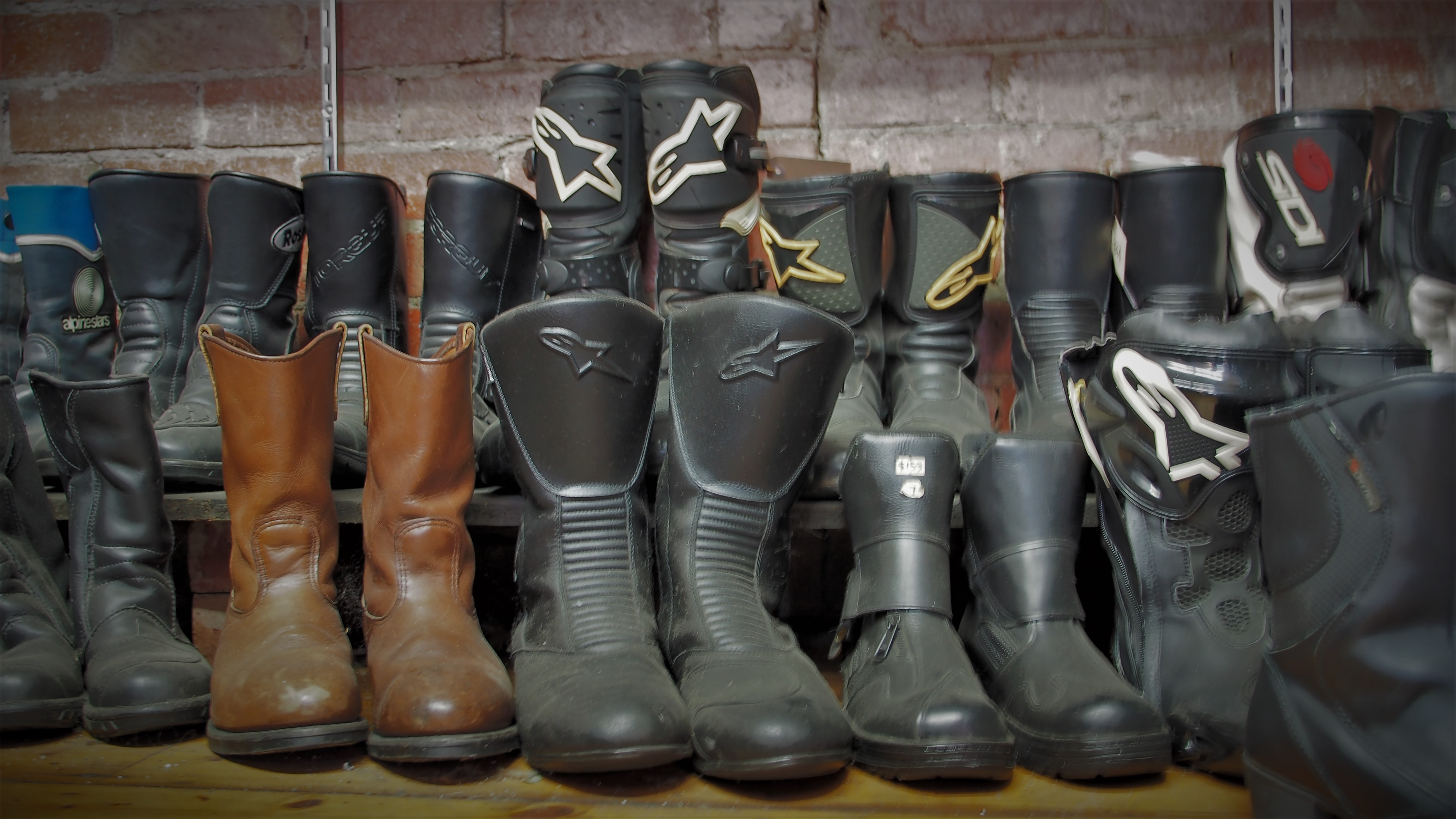 Second hand outlet motorcycle boots